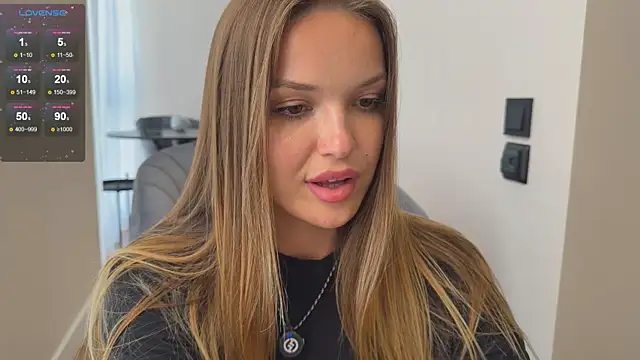 PeachyLina webcam