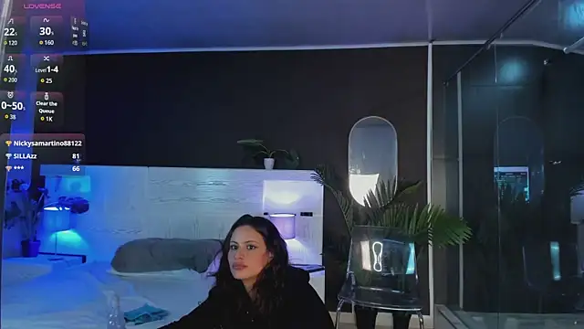 Mia_noiir webcam