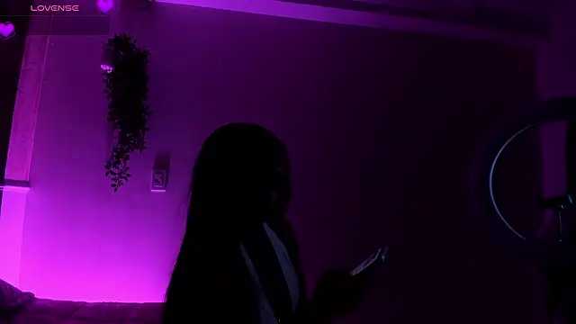 AlondraSoomer webcam