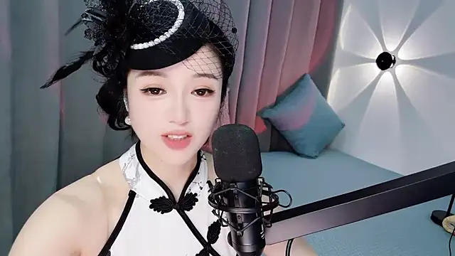 Momo-Wow webcam