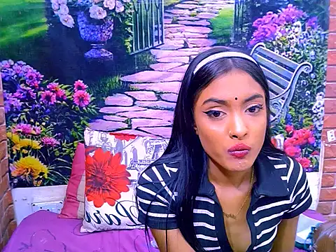 IndianPretty14u2Luv webcam