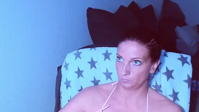 sexyjulia21 - SexyJulia21's free webcam - UK Sex Cams