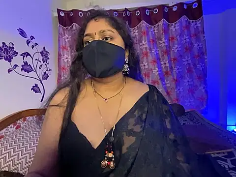 LouleyRani_ webcam