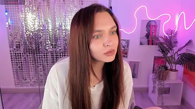 ChloeSunny webcam