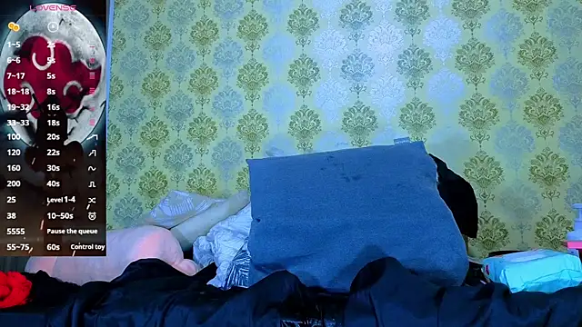 anya_weisz webcam