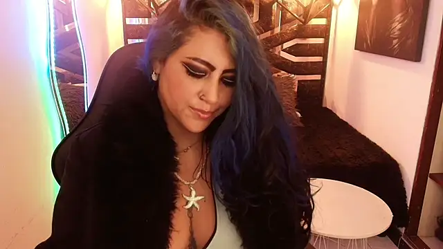scarleth_blue webcam