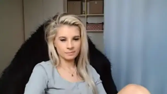 KristineGlow webcam
