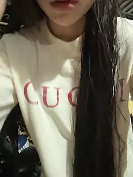 MiuMiu-Babyy webcam
