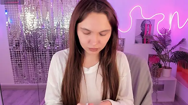 ChloeSunny webcam