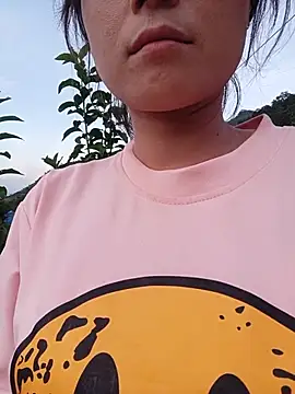 Linda-yiyi webcam