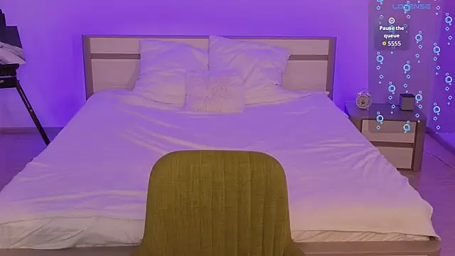 EricaMoonn webcam