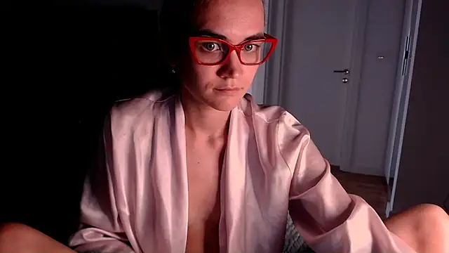 EvelynGG webcam