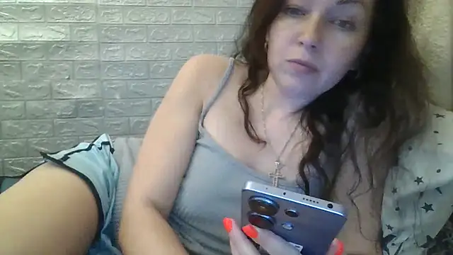 DanaNeon webcam