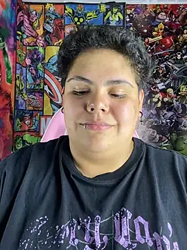 Hailey_Curvy webcam