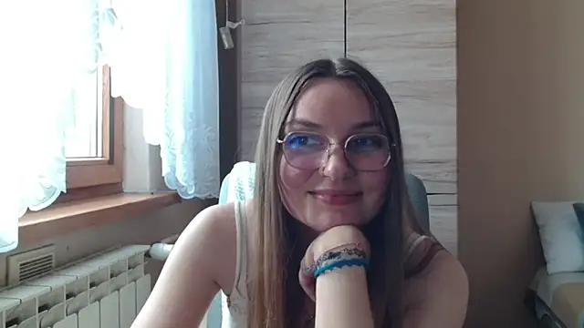LooveELLYx webcam
