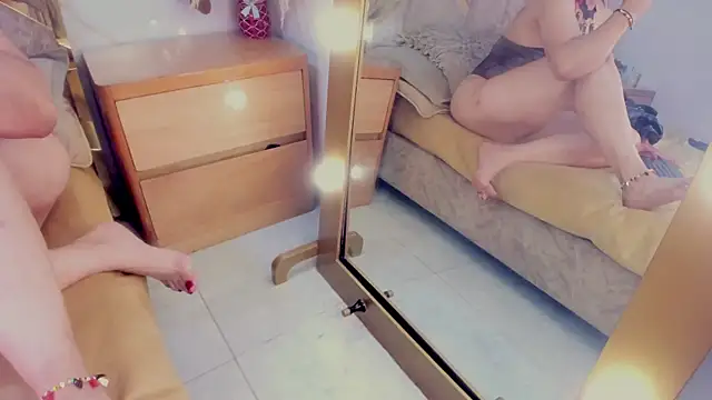 ALESKADUTH live cam on StripChat
