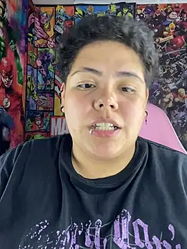 Hailey_Curvy webcam