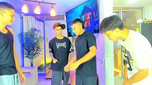 Houseofwarrios webcam