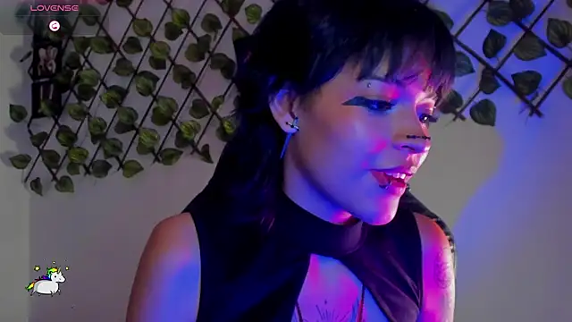 anny_kiitty - Anny_Kiitty's free webcam - UK Sex Cams