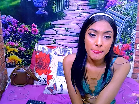IndianPretty14u2Luv webcam