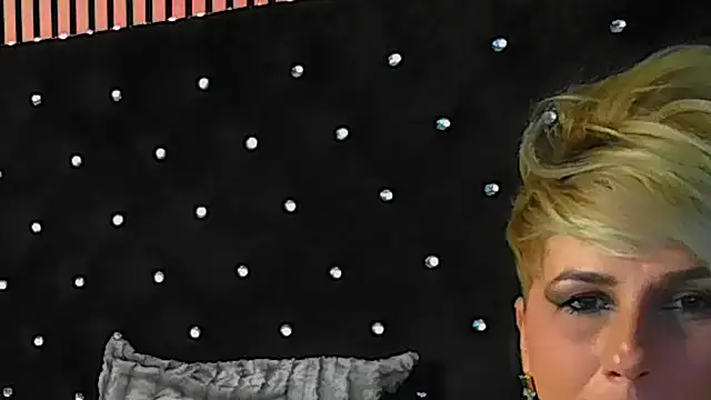 InannaStar live sex cam