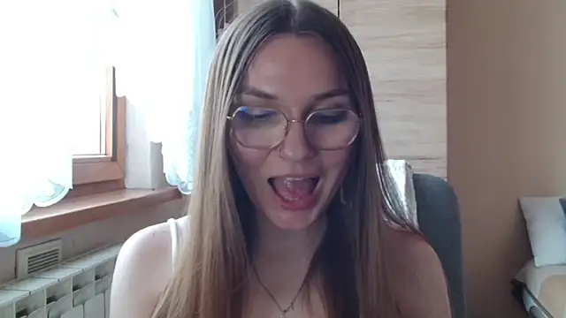 LooveELLYx webcam