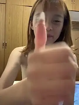 美女yangyang520-18girl在线直播