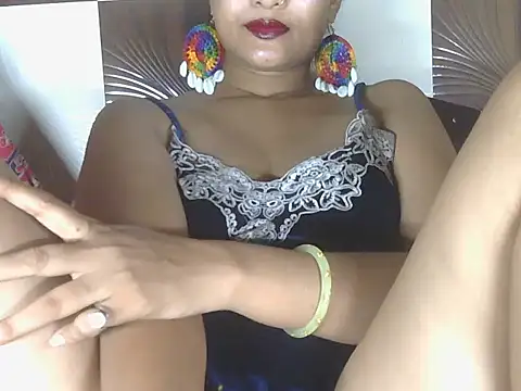 hotee_bhabi live cam on StripChat