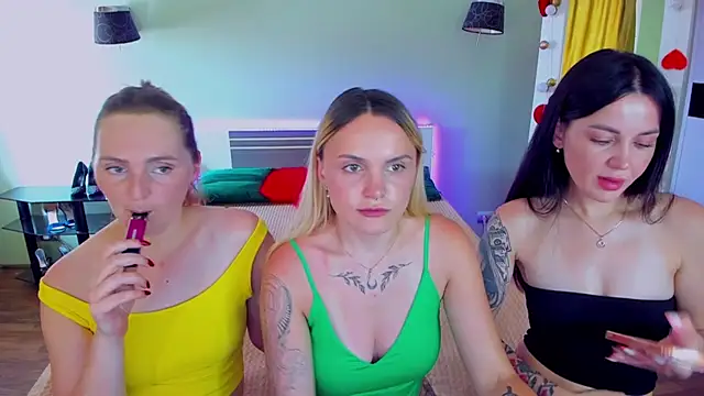 MagicEyess live cam on StripChat
