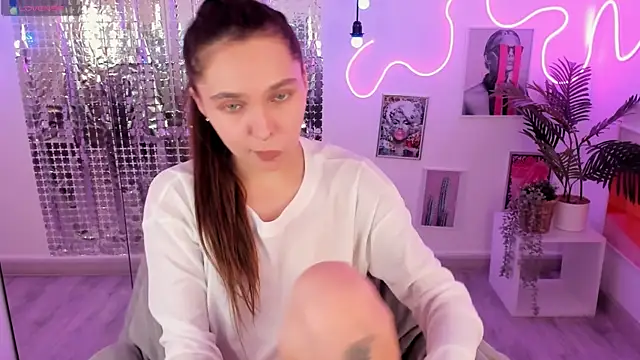 ChloeSunny webcam