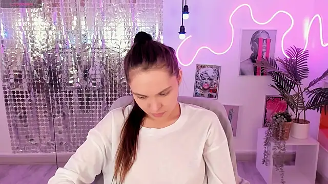 ChloeSunny webcam