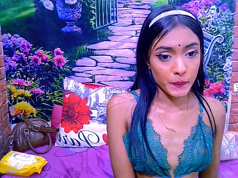 IndianPretty14u2Luv webcam