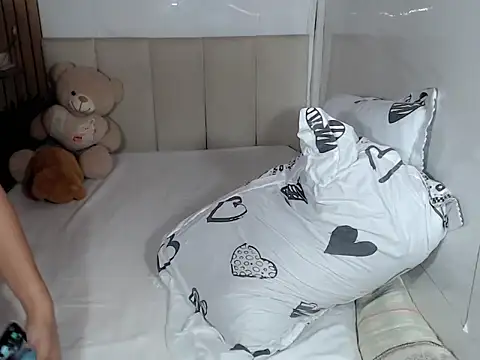 Yourlovelywife_jedy webcam