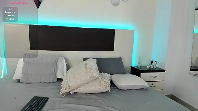 Sky_Loren webcam