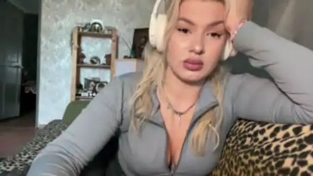 SpotlessParaffin webcam