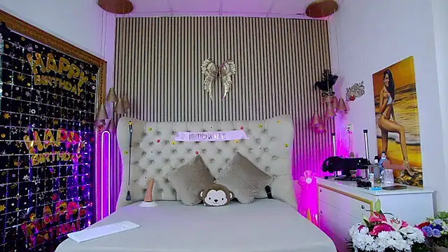 PlayfulShow webcam