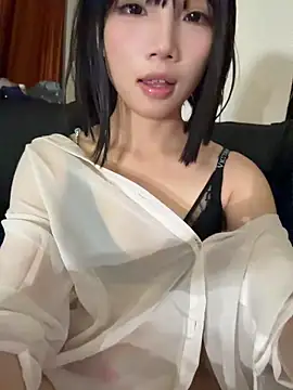Yiyi-707's live cam