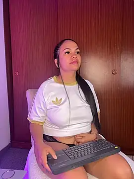NoahJade webcam