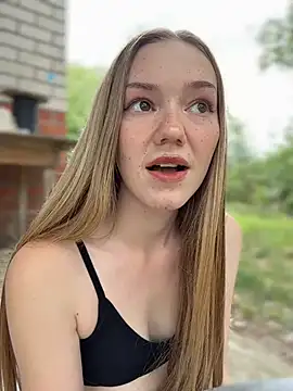 MilaMoone webcam