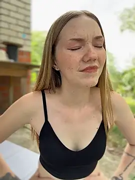 MilaMoone webcam