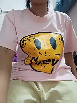 Linda-yiyi webcam