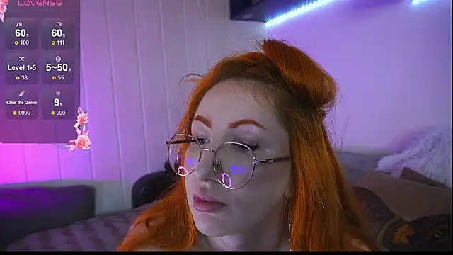 DaddysLittleSlutfox webcam