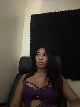 hugecock_tamira webcam