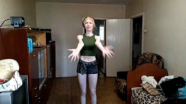 CuteLittleAngel webcam