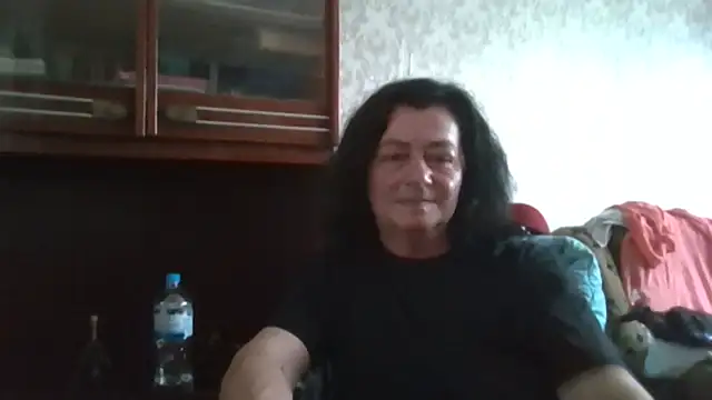 GypsiQueen2 live cam on StripChat