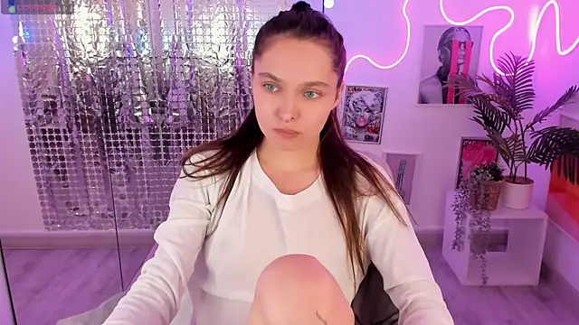 ChloeSunny webcam