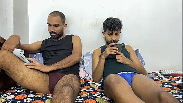 DesiDaddyandSon's live cam