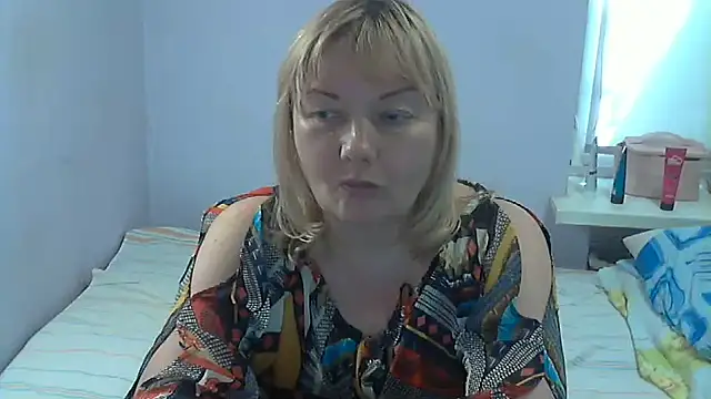 Lusi-777 live cam on StripChat
