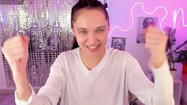 ChloeSunny webcam