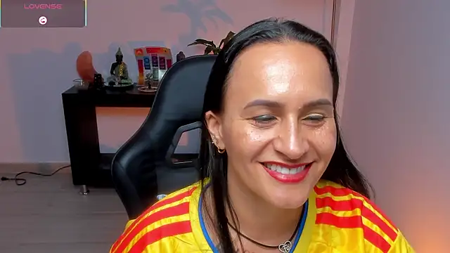 Sara_Charmy webcam